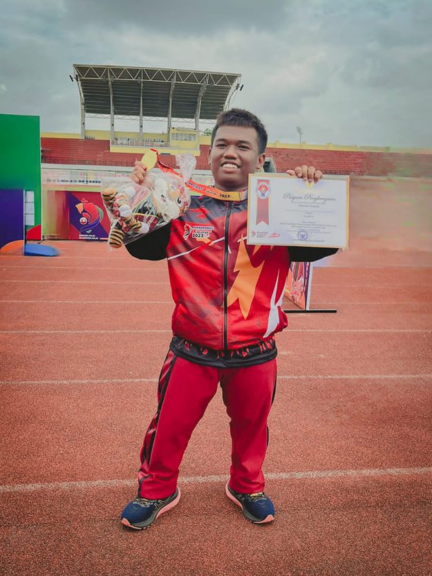 CF1AD3D8-2E9B-4F9A-89FD-CE6CB4D538DF